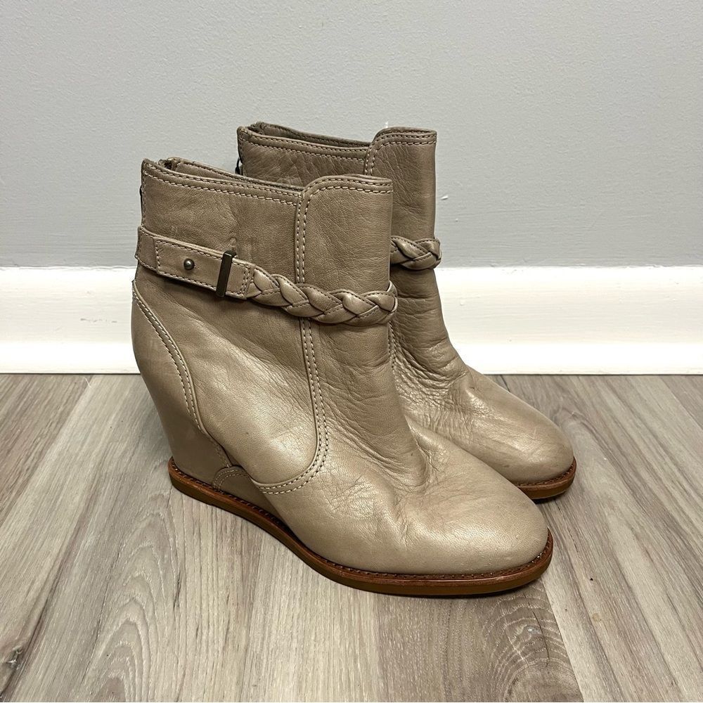 Johnston & Murphy Booties Women’s 8.5 Reagan Beige Tan Leather Braided Wedge